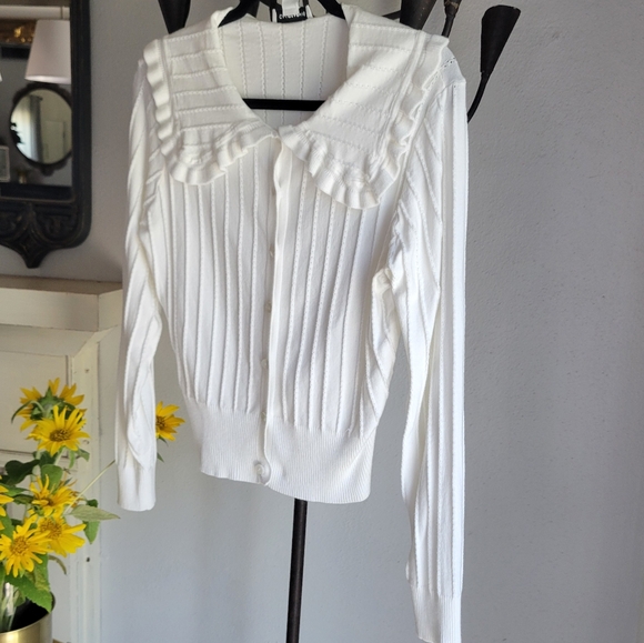 NWOT Calligraphie Wide Statement Collar Cardigan - Picture 8 of 8